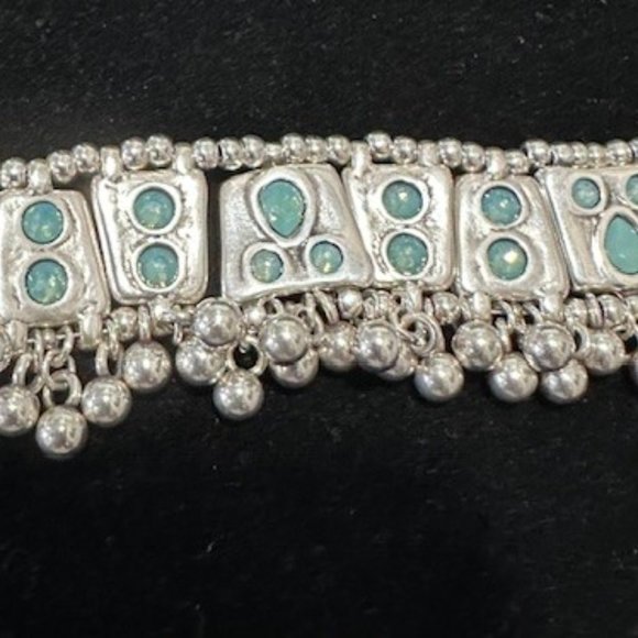 Uno de 50 *RARE-RETIRED* Mrs Rani Bracelet Silver with green crystals - Picture 9 of 9